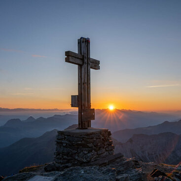 Sonnenuntergang Pfannspitze Gipfelkreuz