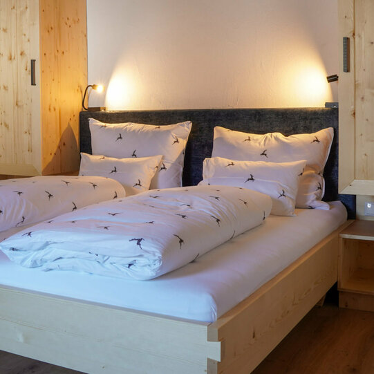 Doppelbett mit Kasten