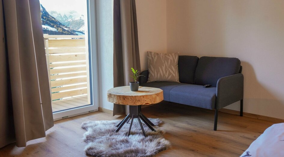 kleine Couch im Appartement Gatterspitze