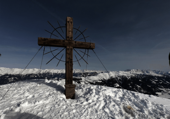 Gipfelkreuz Öfenspitze im Winter