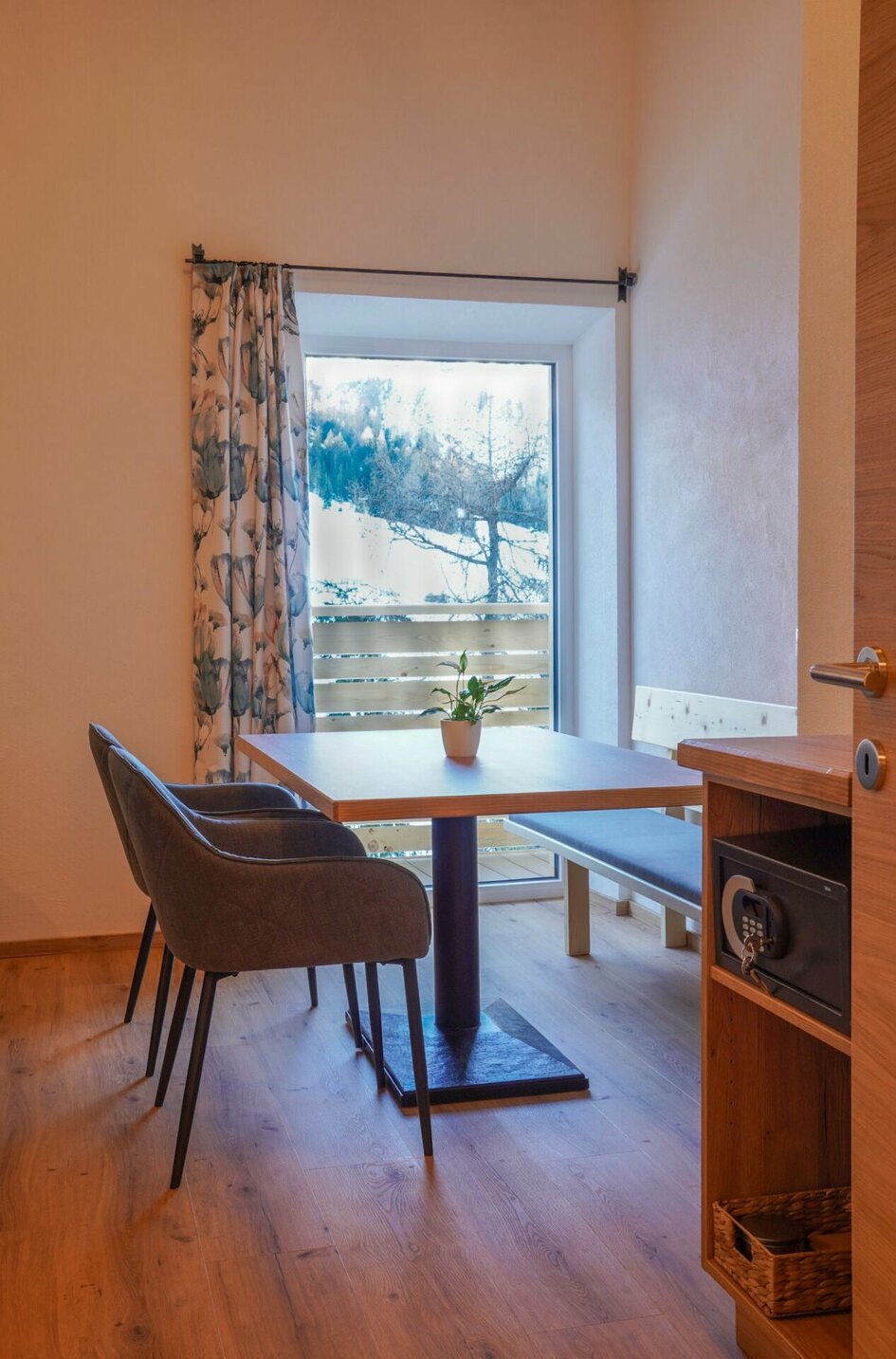 Essbereich im Appartement Rosskopf